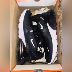 Men’s Nike Air Max 270 size 11